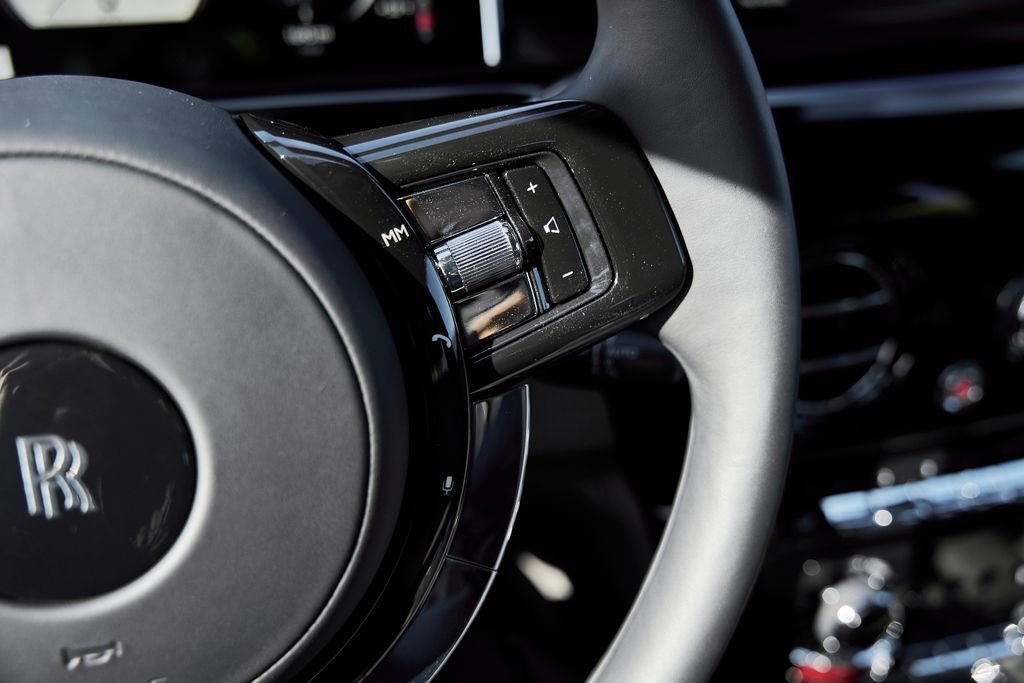 Used 2025 Rolls-Royce Phantom Sedan RWD image 71