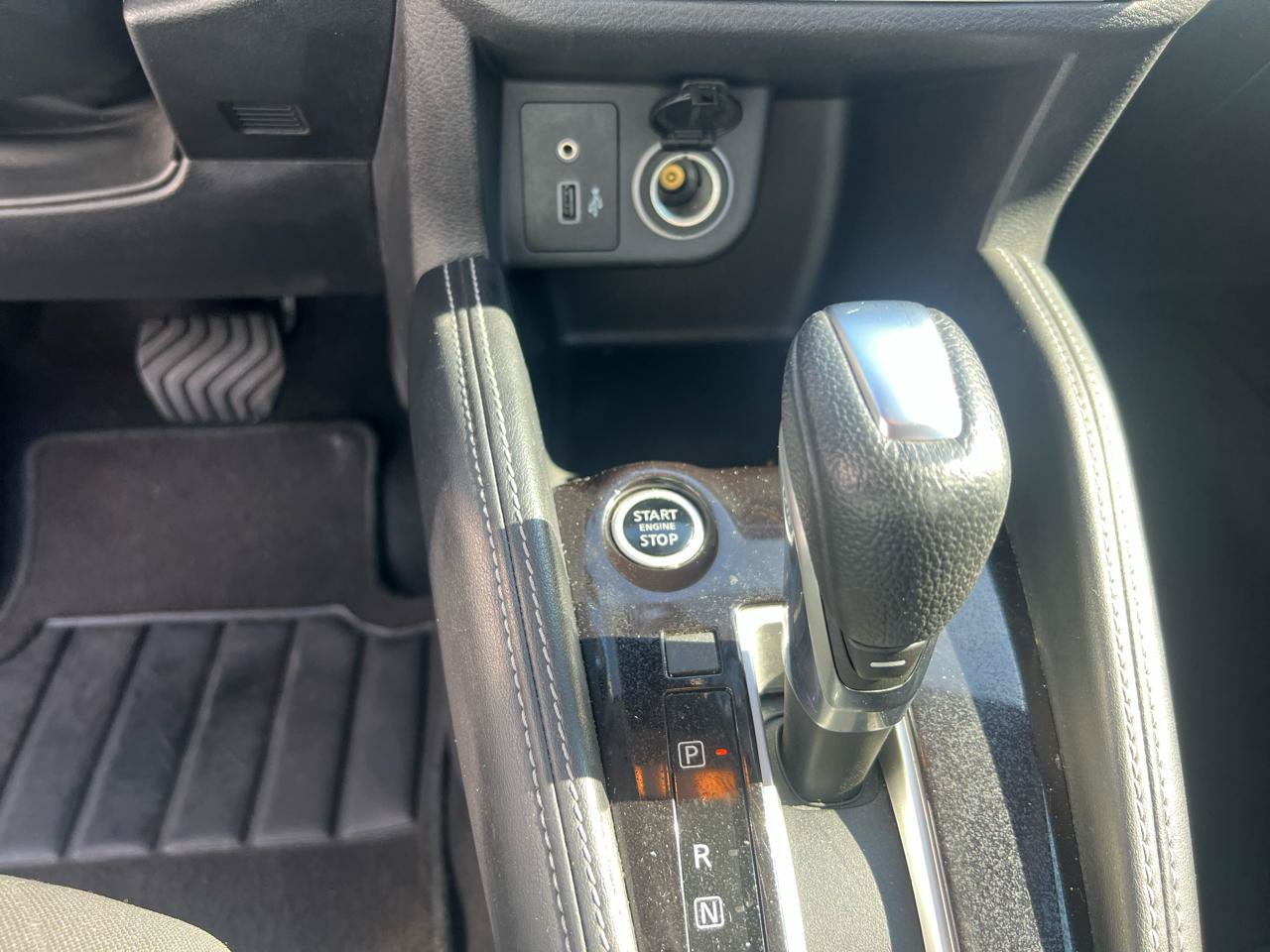 Used 2020 Nissan Kicks SR FWD image 19