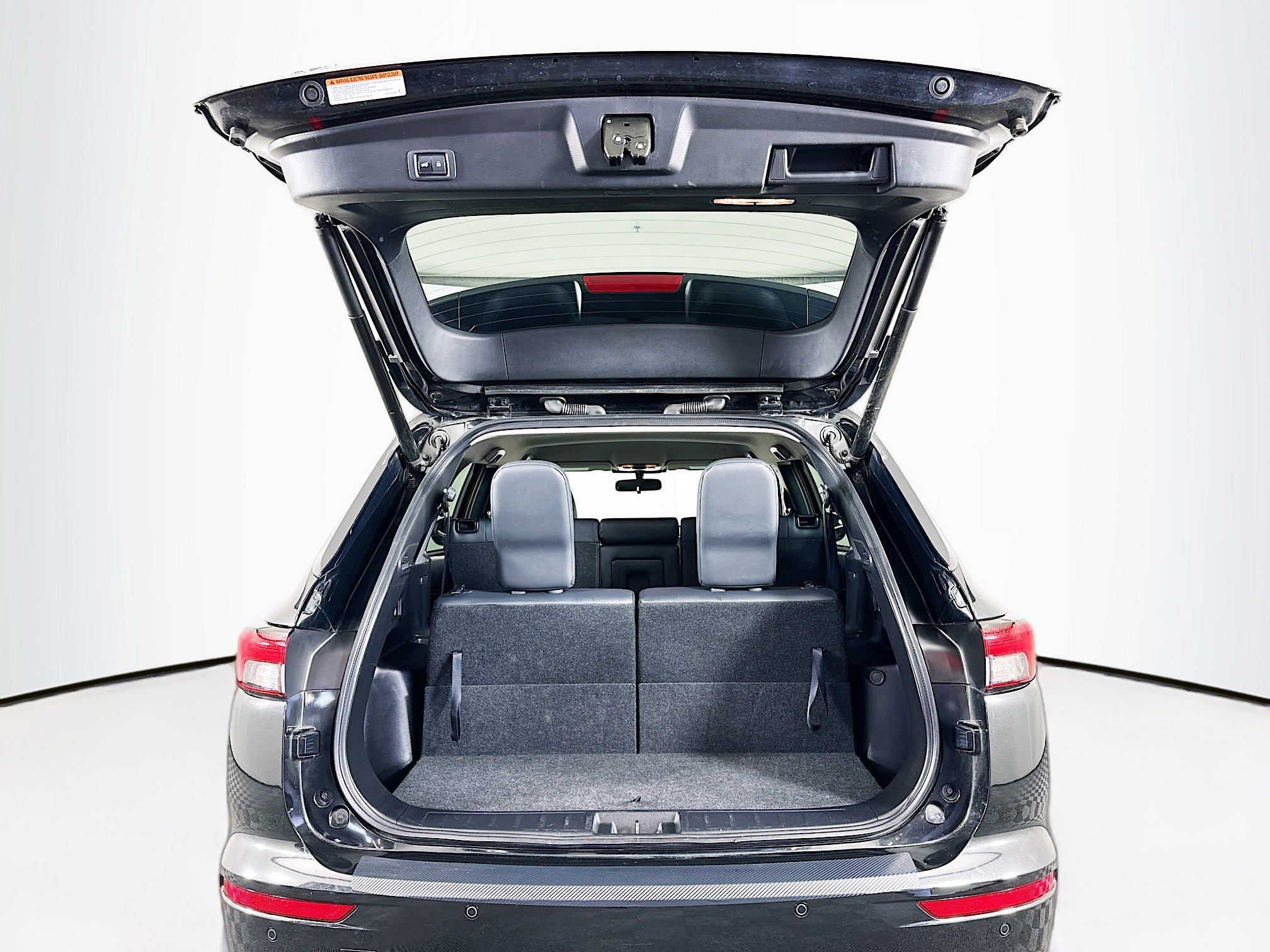 Used 2024 Mitsubishi Outlander SE Black Edition image 11