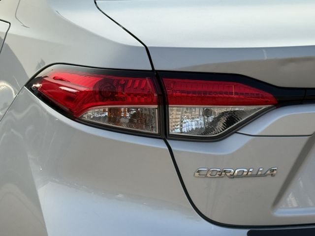 Used 2021 Toyota Corolla LE w/ Carpet Mat Package (TMS) FWD image 6
