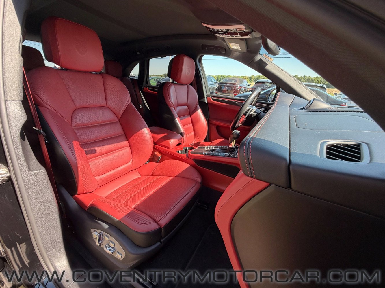 Used 2015 Porsche Macan S AWD/4WD image 32