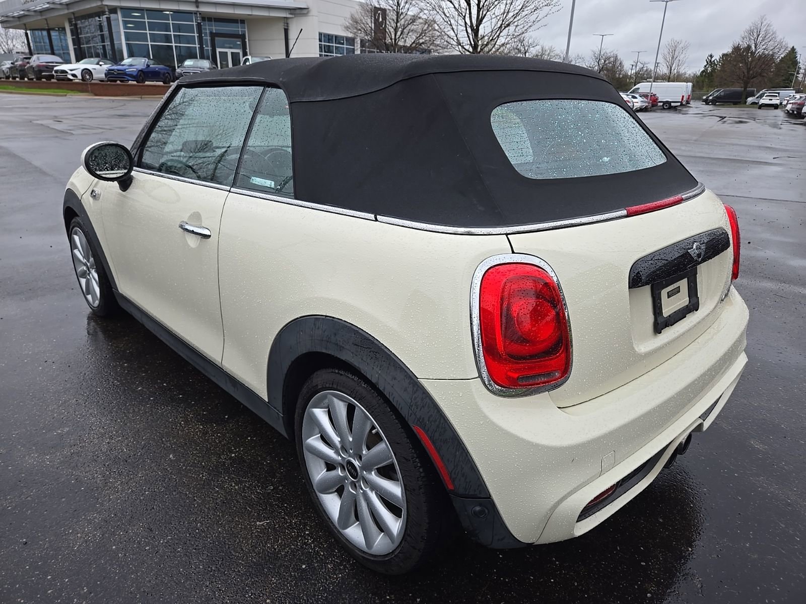 Used 2017 MINI Cooper S FWD image 3