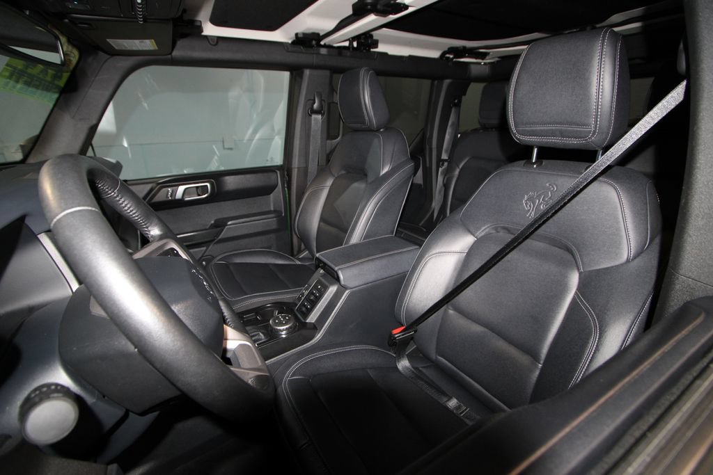 Used 2025 Ford Bronco Badlands AWD/4WD image 4