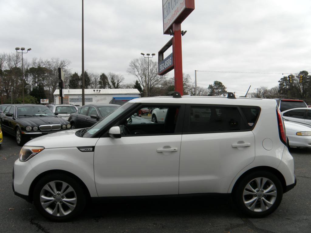 Used 2015 Kia Soul + image 5