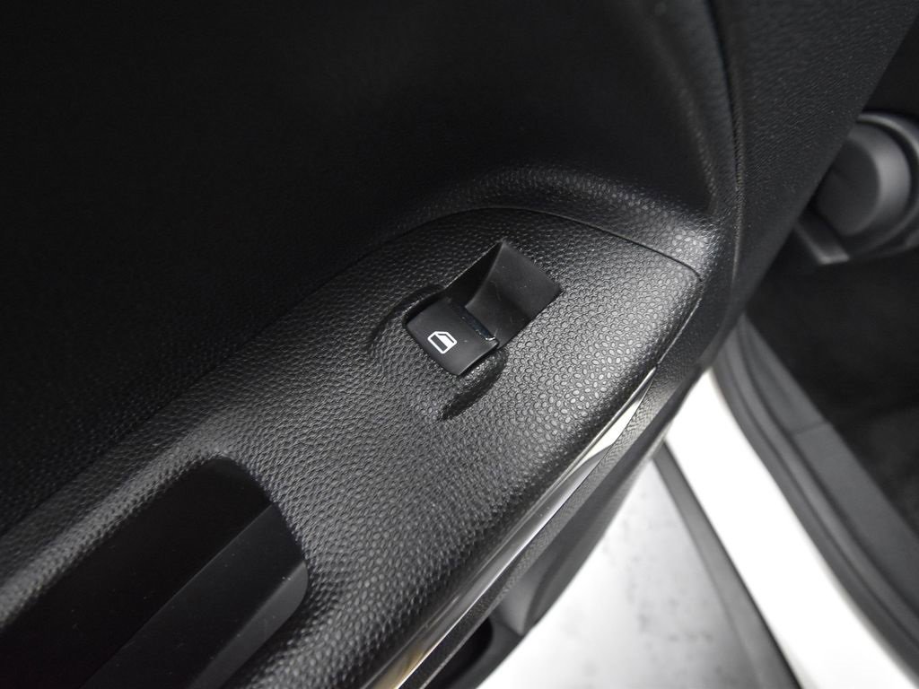 Used 2021 Ford EcoSport SE image 10