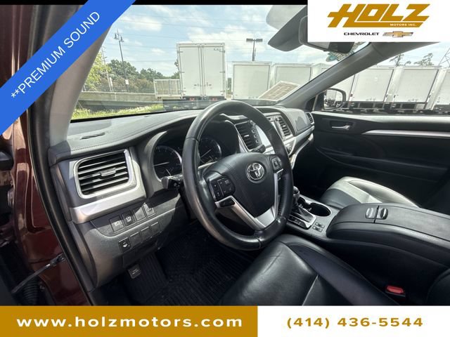 Used 2019 Toyota Highlander XLE AWD/4WD image 10