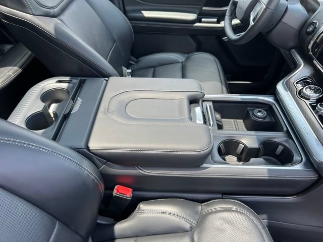 New 2027 Ford Expedition Platinum w/ Stealth Appearance Package RWD image 14