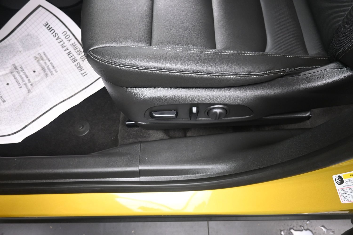 Used 2023 Chevrolet TrailBlazer ACTIV w/ Technology Package AWD/4WD image 16