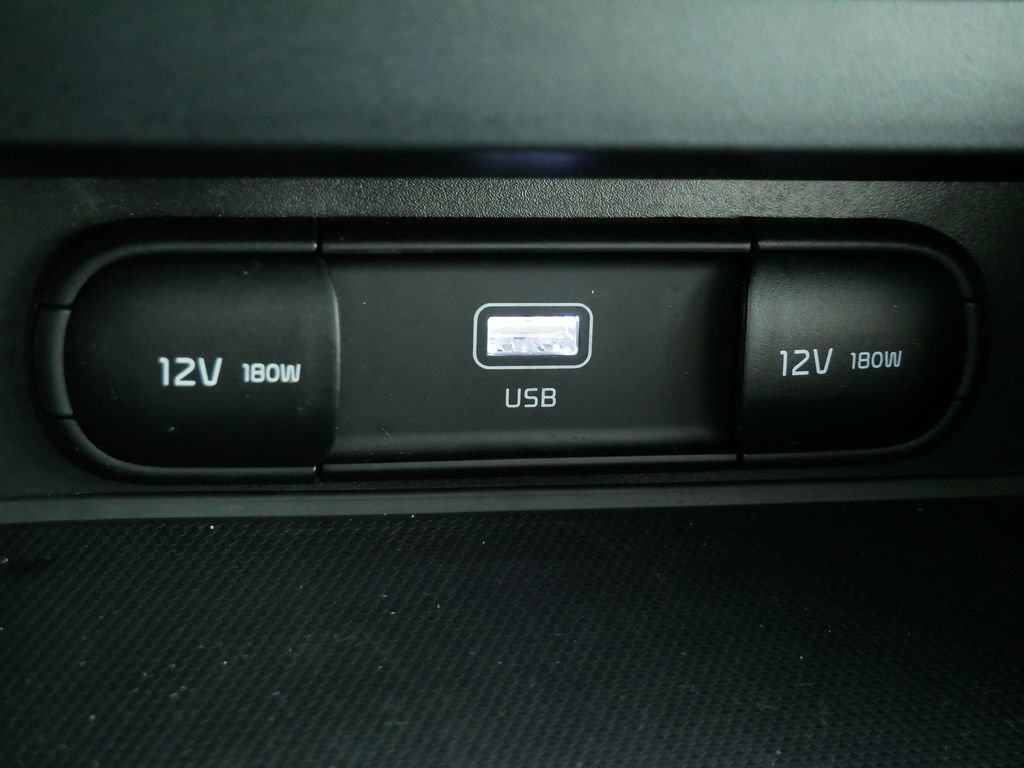 Used 2025 Kia Soul LX image 32