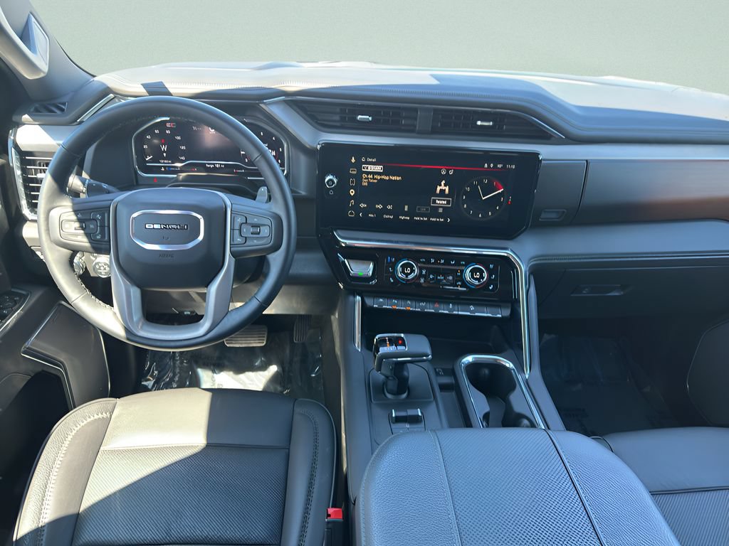 Used 2025 GMC Sierra 1500 Denali w/ Denali Reserve Package AWD/4WD image 17