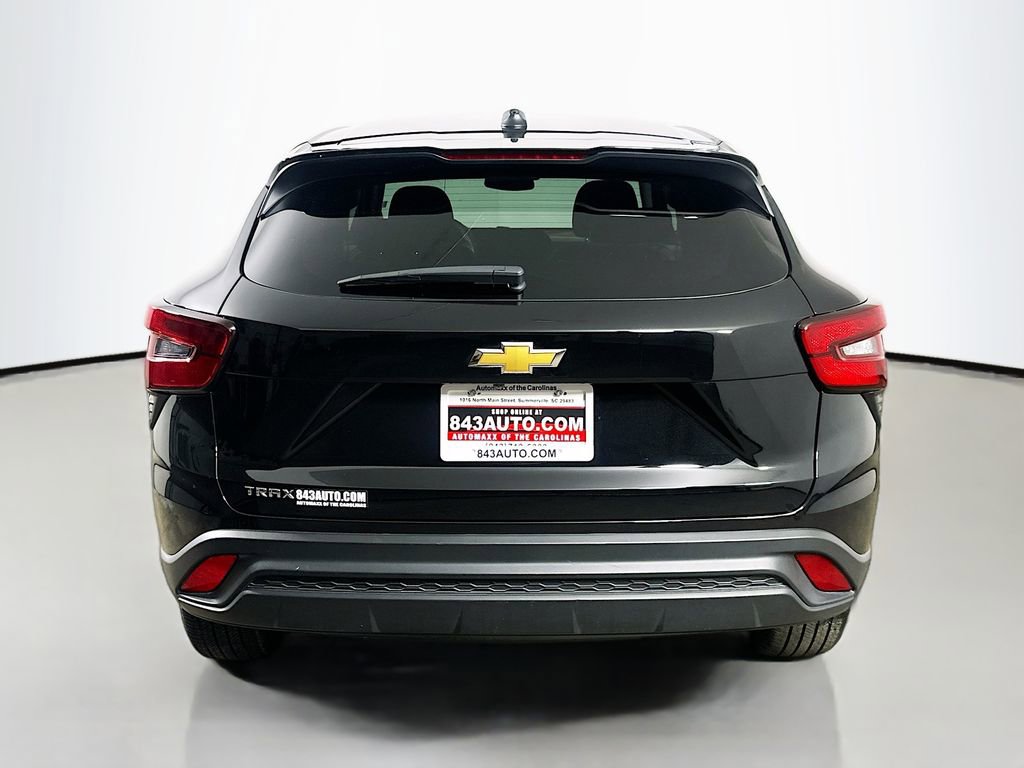 Used 2025 Chevrolet Trax LS FWD image 6