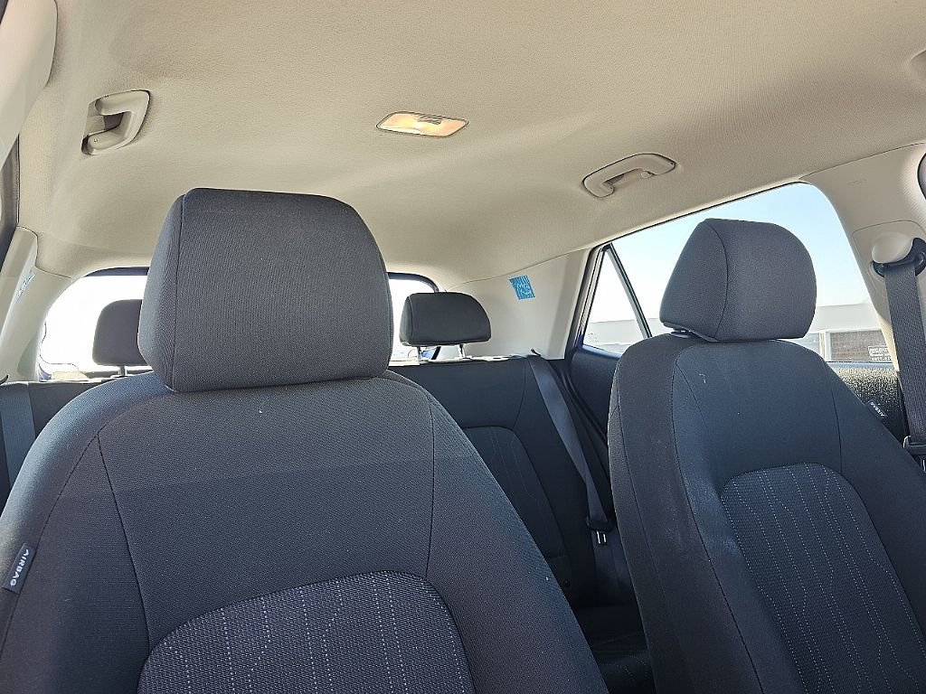 Used 2022 Hyundai Venue SE FWD image 17
