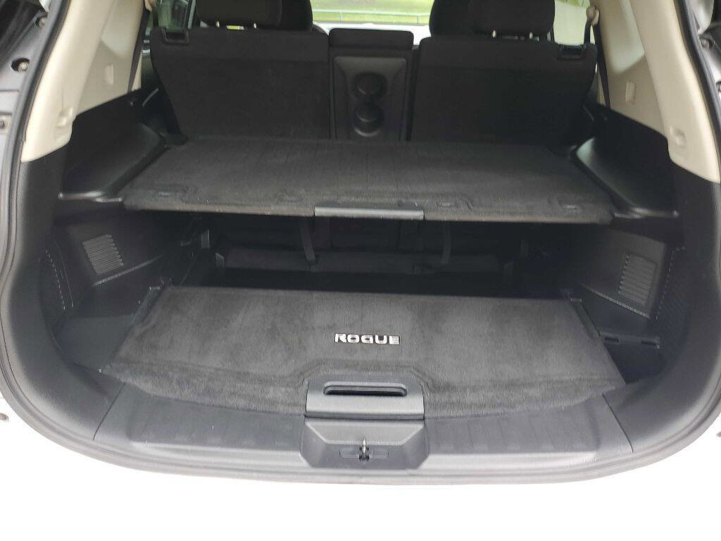 Used 2015 Nissan Rogue S AWD/4WD image 25