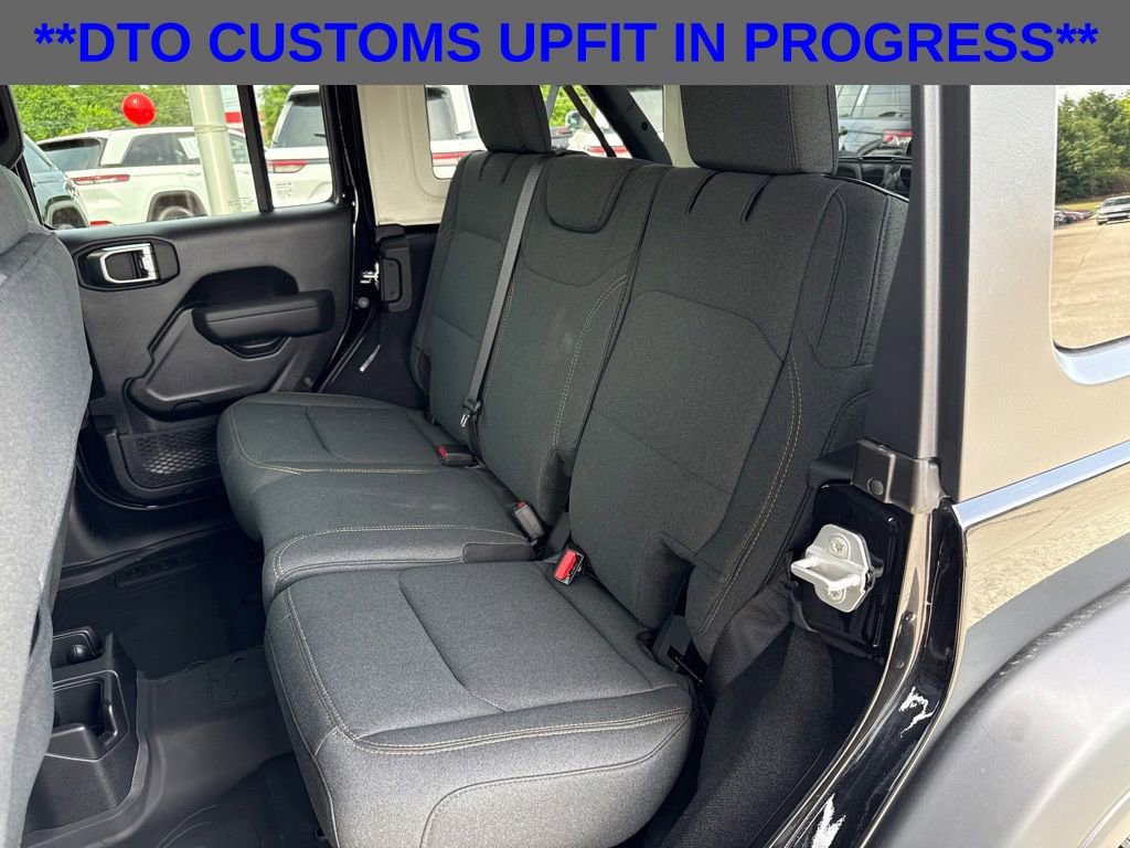 Used 2026 Jeep Wrangler Unlimited Sport AWD/4WD image 19