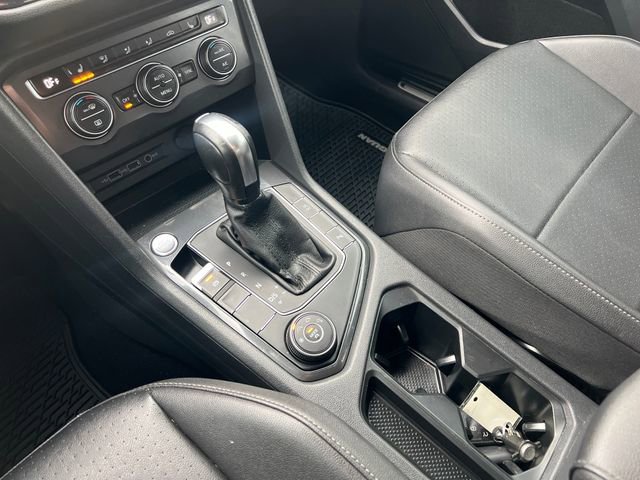 Used 2020 Volkswagen Tiguan SE R-Line AWD/4WD image 28