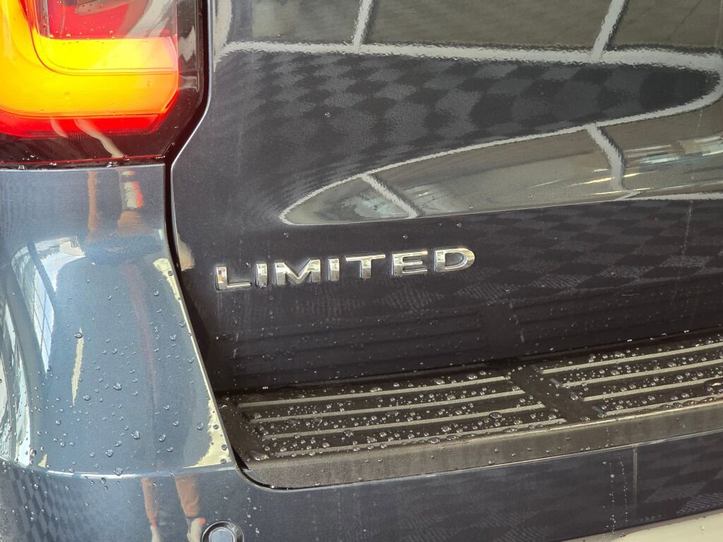 Used 2024 Ford Expedition Limited image 14