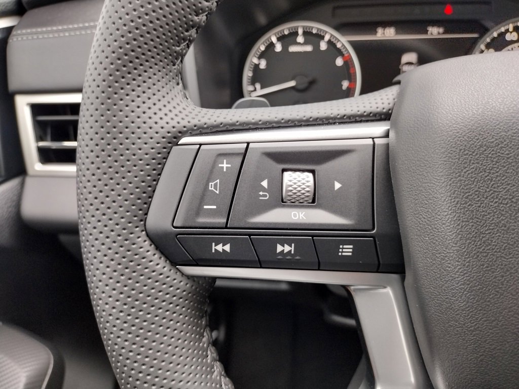 New 2025 Mitsubishi Outlander SE image 27