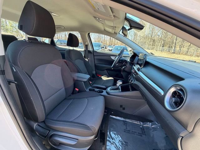 Used 2024 Kia Forte LXS image 9