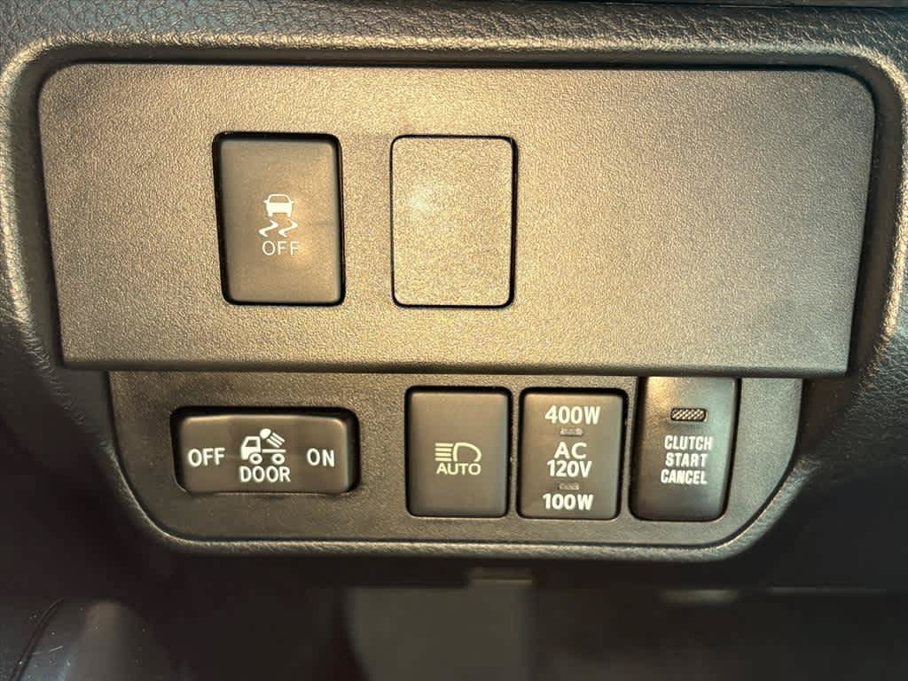 Used 2021 Toyota Tacoma TRD Off-Road w/ Technology Package AWD/4WD image 17