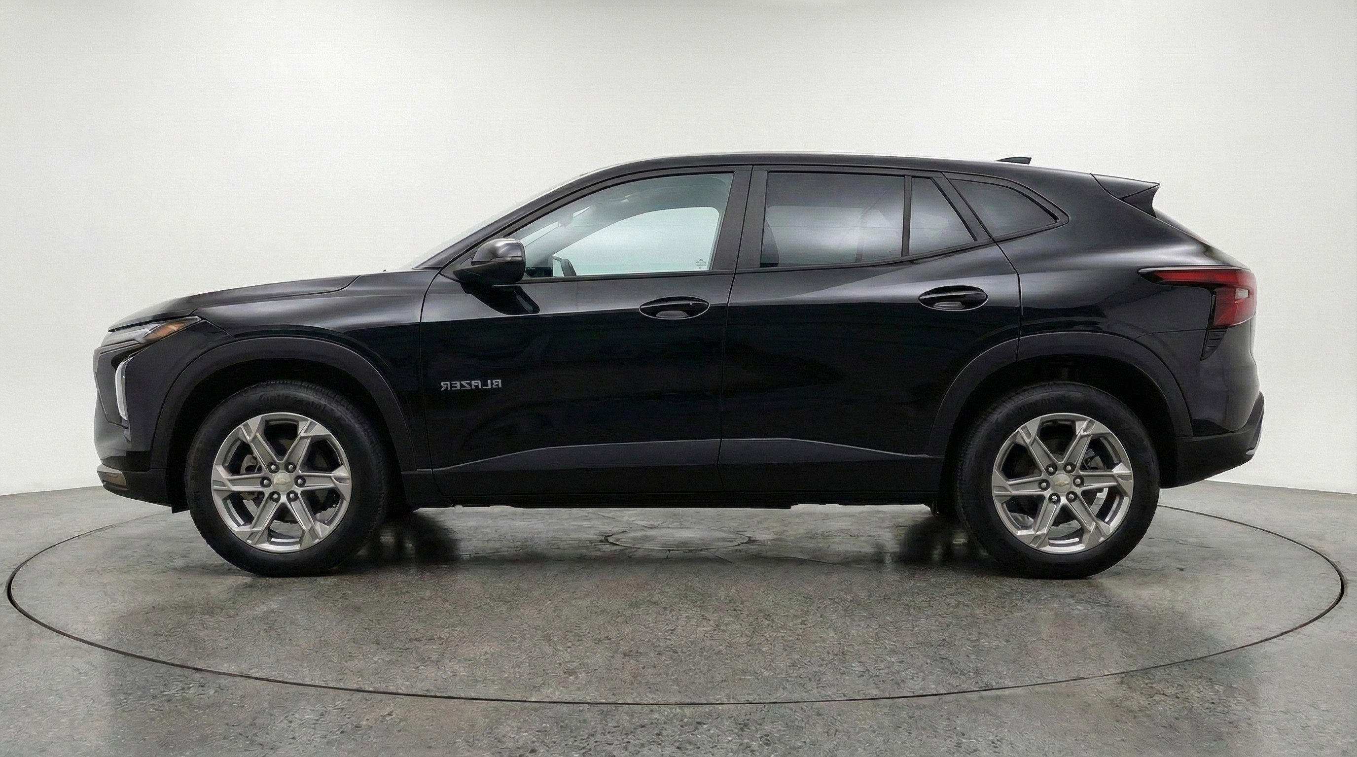 Used 2025 Chevrolet Blazer LT image 5