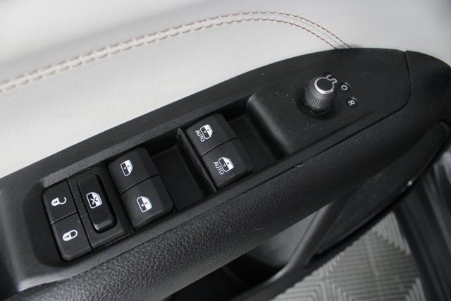 Used 2022 Jeep Compass Limited image 14