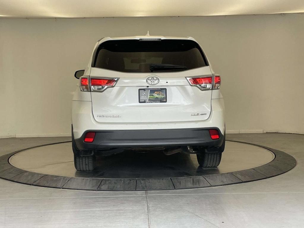 Used 2015 Toyota Highlander XLE AWD/4WD image 4