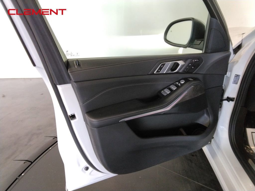 Used 2023 BMW X7 xDrive40i image 28