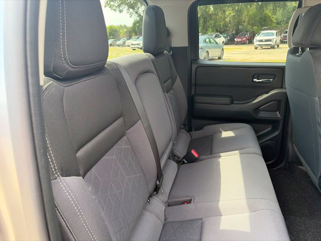 Used 2025 Nissan Frontier SV RWD image 17