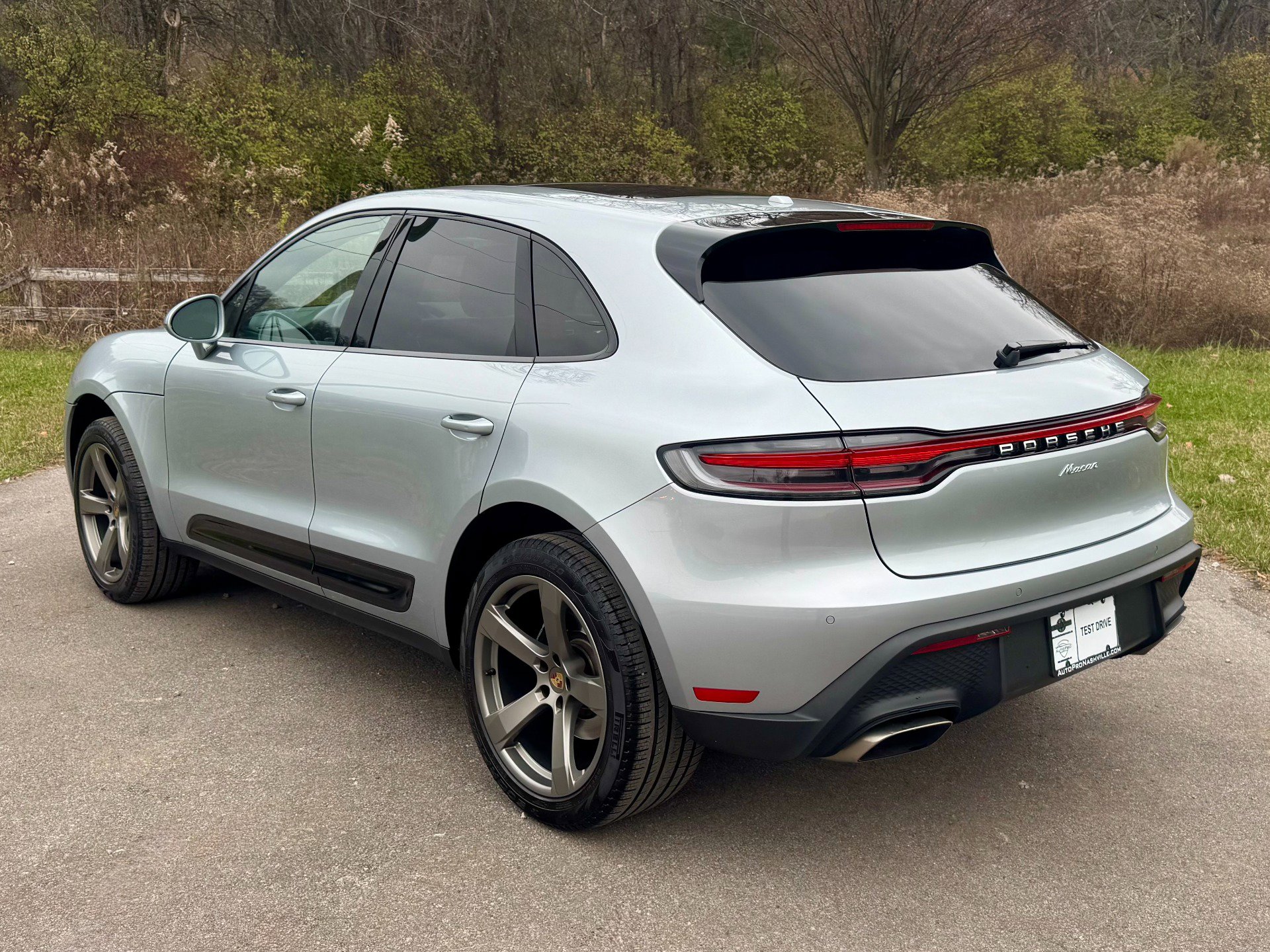 Used 2024 Porsche Macan image 4