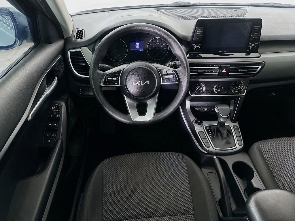Certified 2023 Kia Seltos LX image 4