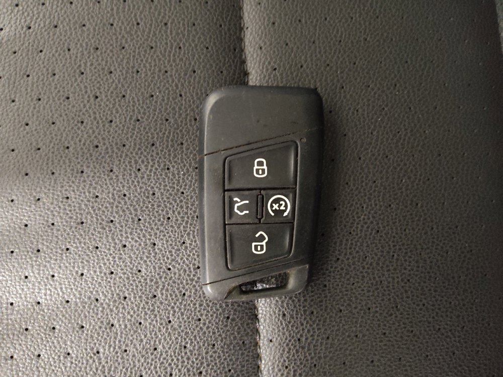 Used 2024 Volkswagen Jetta SE image 32