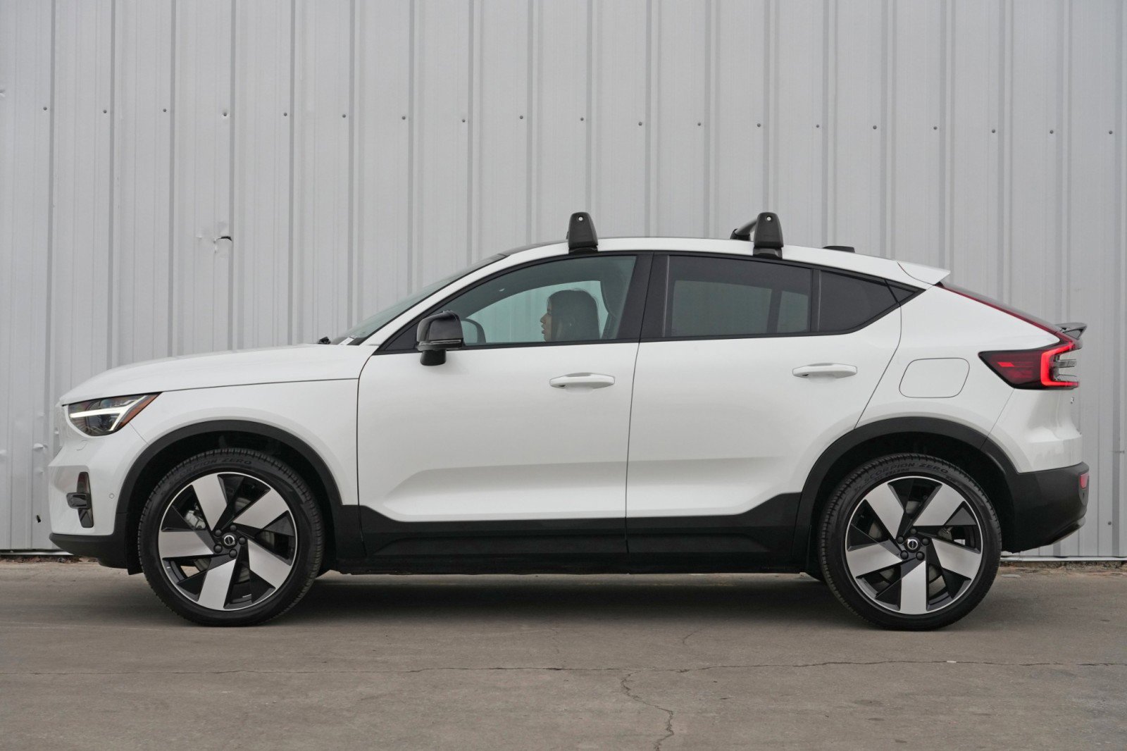 Used 2023 Volvo C40 P8 Recharge Ultimate w/ Protection Package Premier image 8