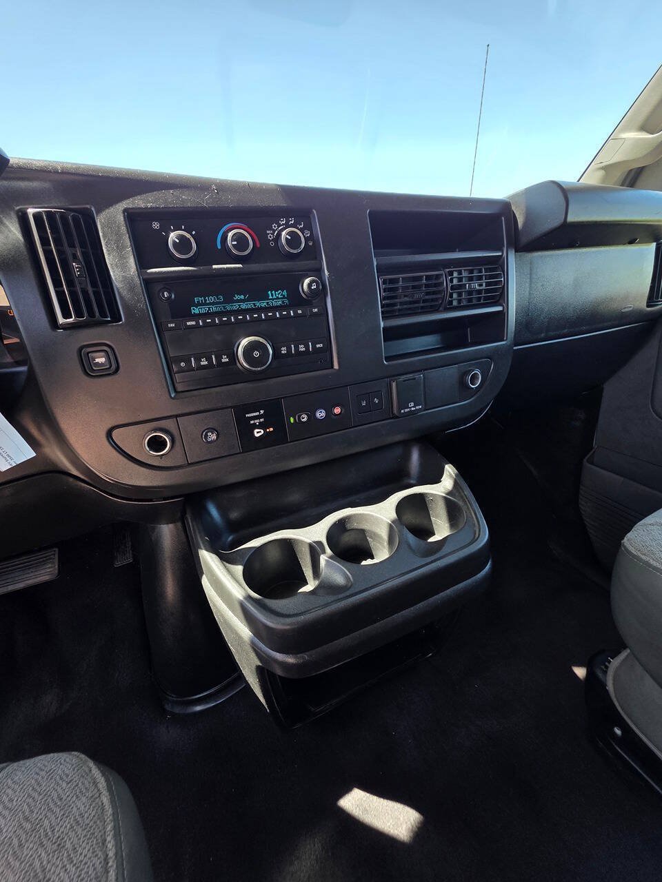 Used 2020 Chevrolet Express 3500 LT w/ LT Preferred Equipment Group RWD image 18
