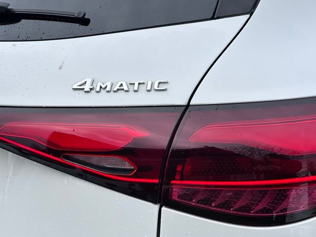 Used 2024 Mercedes-Benz GLC 300 4MATIC image 13