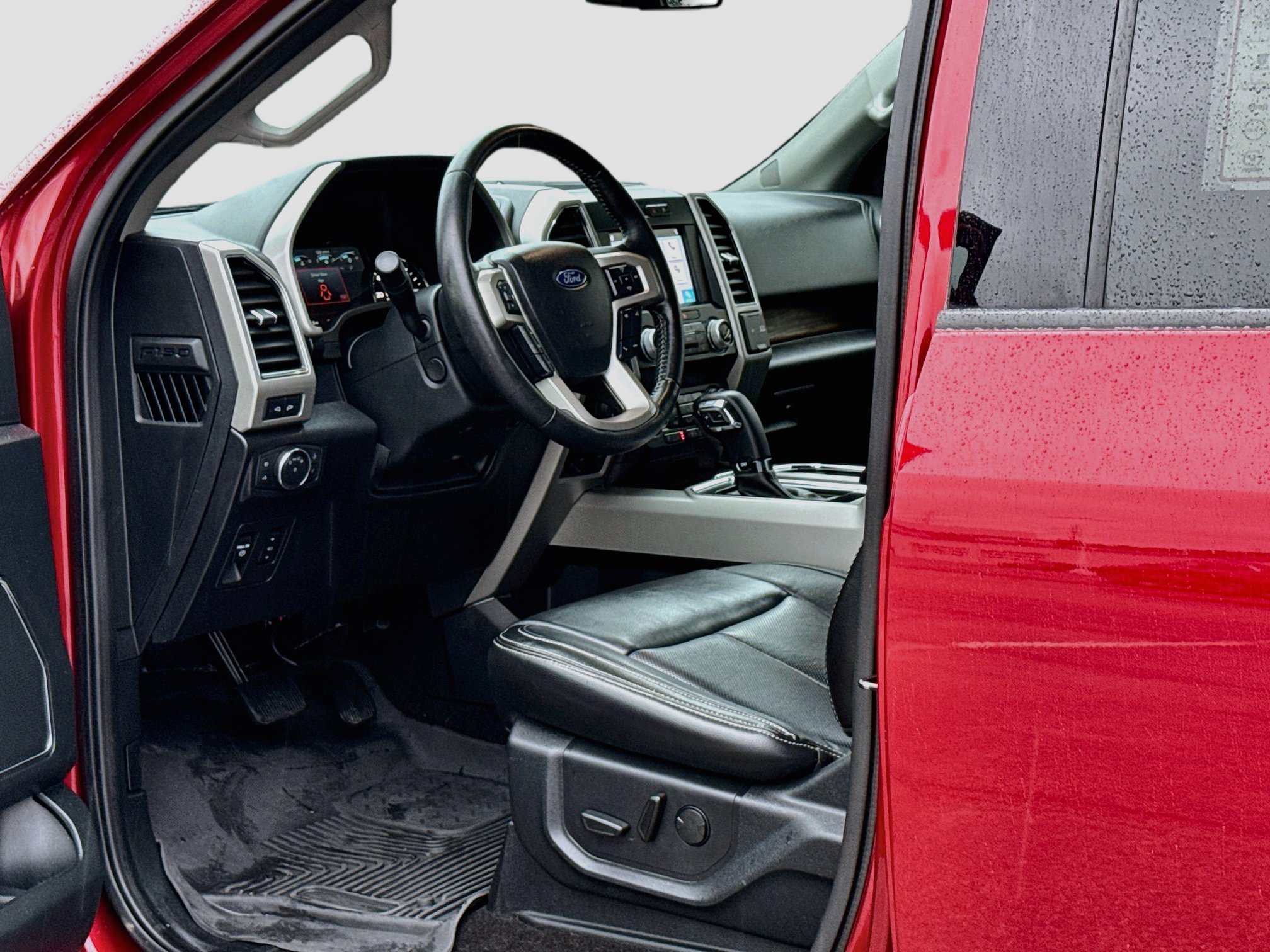 Used 2019 Ford F150 Lariat w/ Equipment Group 502A Luxury AWD/4WD image 11
