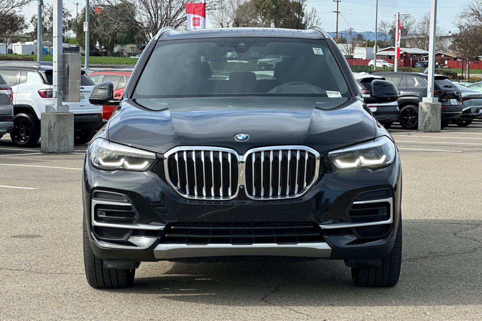 Used 2022 BMW X5 xDrive40i w/ Parking Assistance Package AWD/4WD image 9