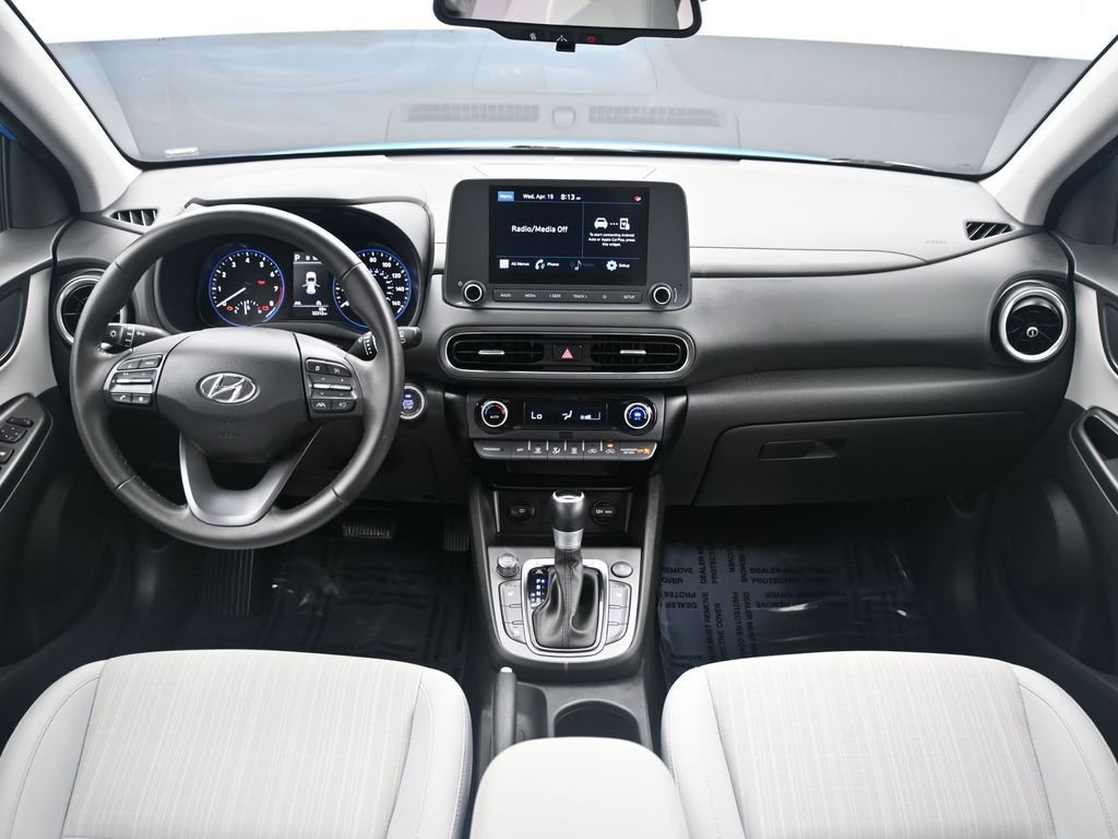 Certified 2022 Hyundai Kona SEL w/ Convenience Package AWD/4WD image 11