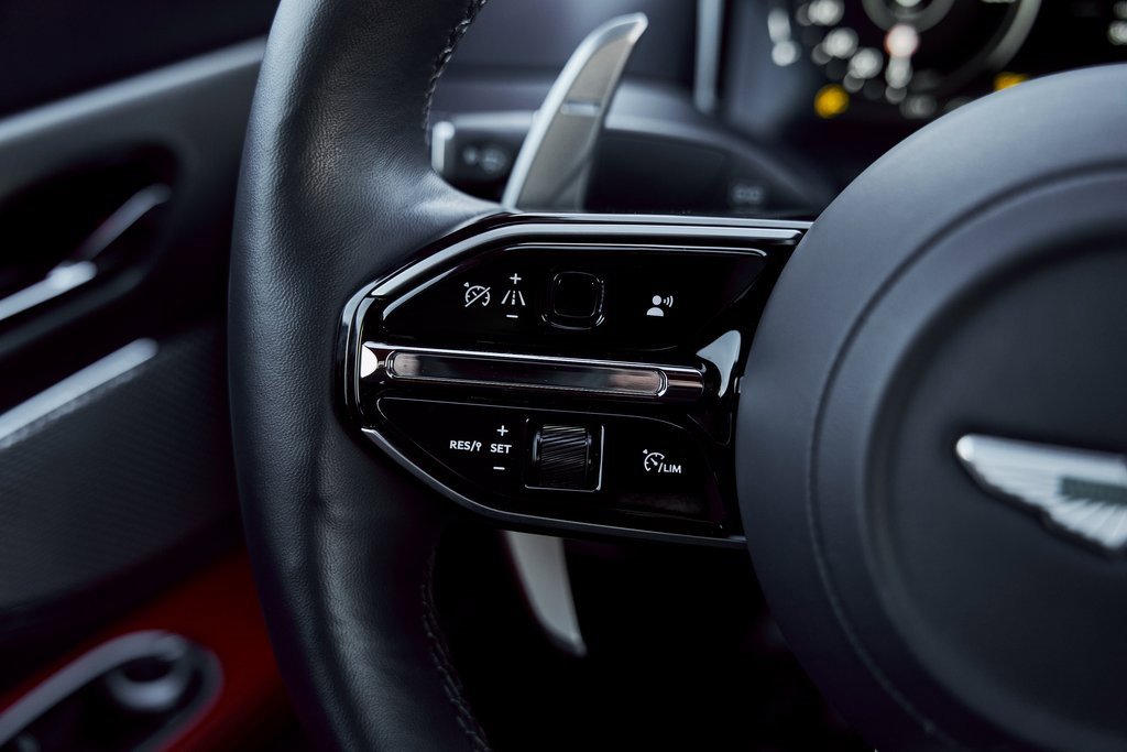 Used 2024 Aston Martin DB12 image 42