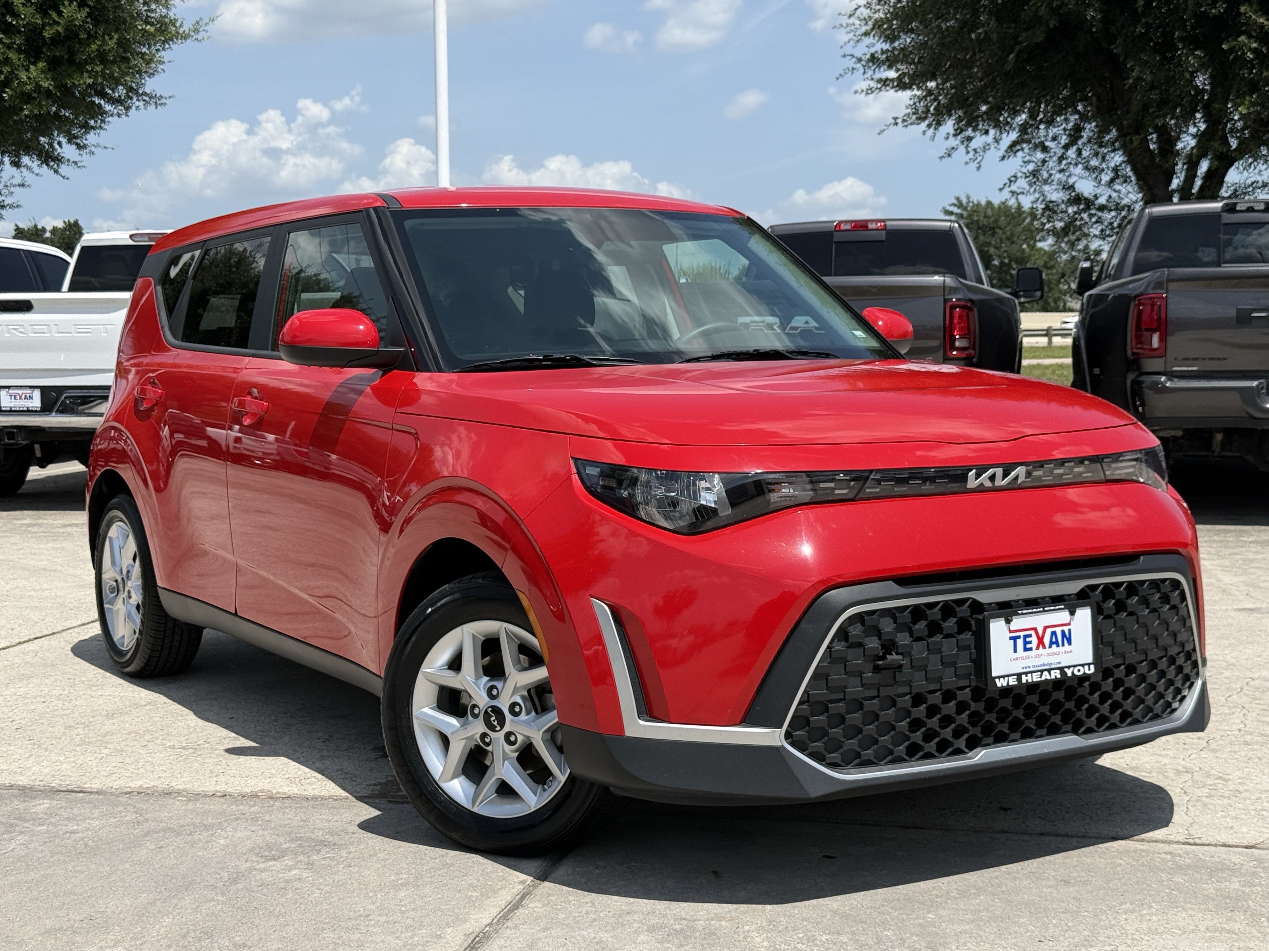 Used 2024 Kia Soul LX w/ Option Group 015 FWD video 2