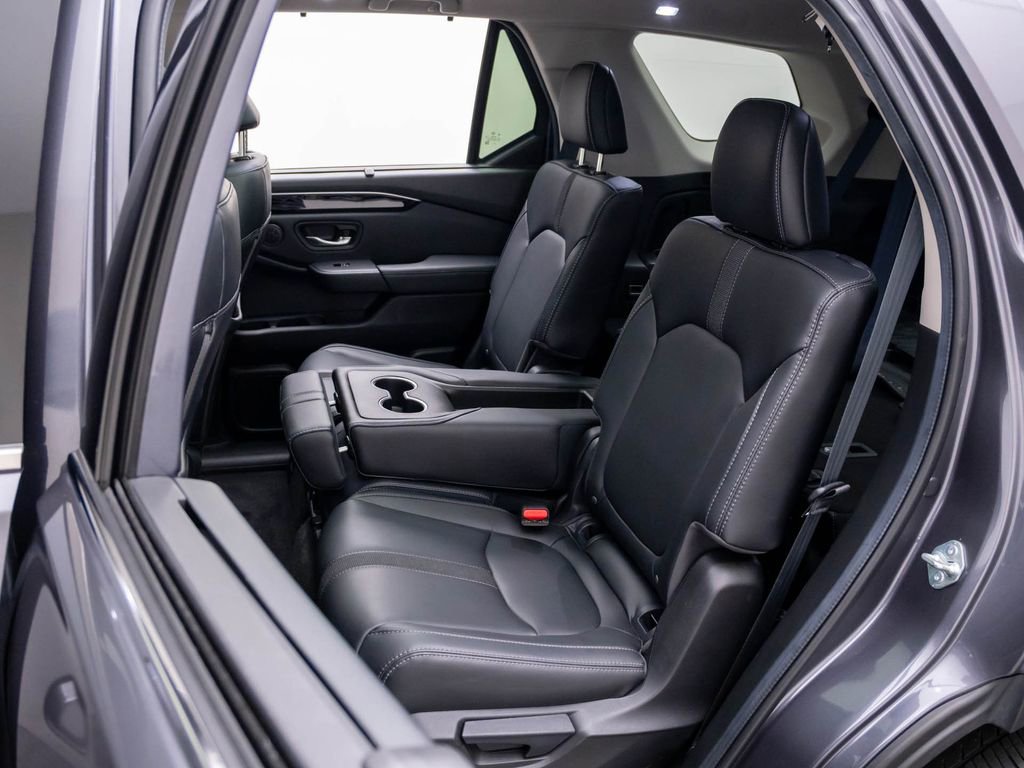 Certified 2024 Honda Pilot Touring image 17