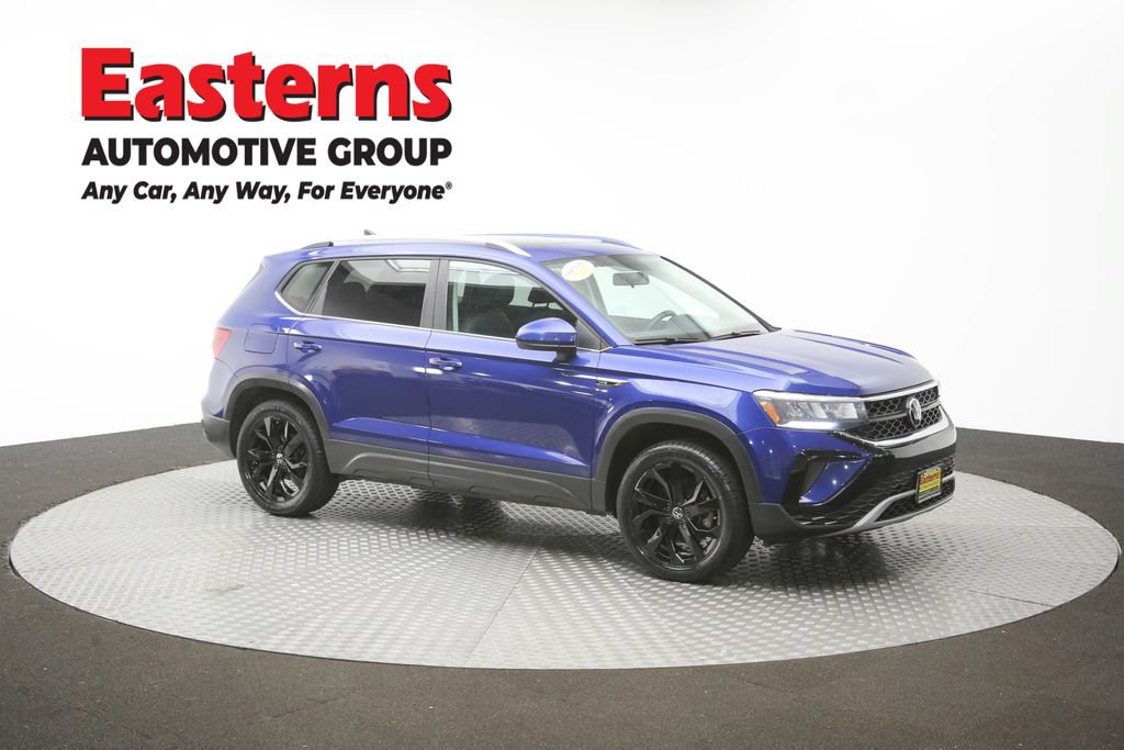 Used 2022 Volkswagen Taos SE w/ Panoramic Sunroof Package FWD image 48