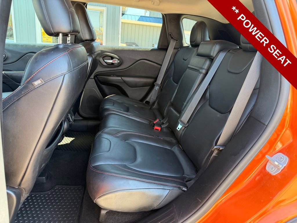 Used 2014 Jeep Cherokee Trailhawk w/ Leather Interior Group AWD/4WD image 16