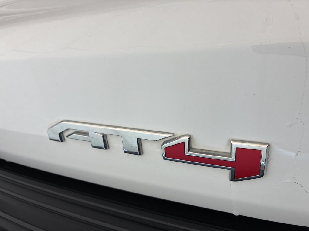Used 2023 GMC Yukon XL AT4 w/ AT4 Premium Package AWD/4WD image 39
