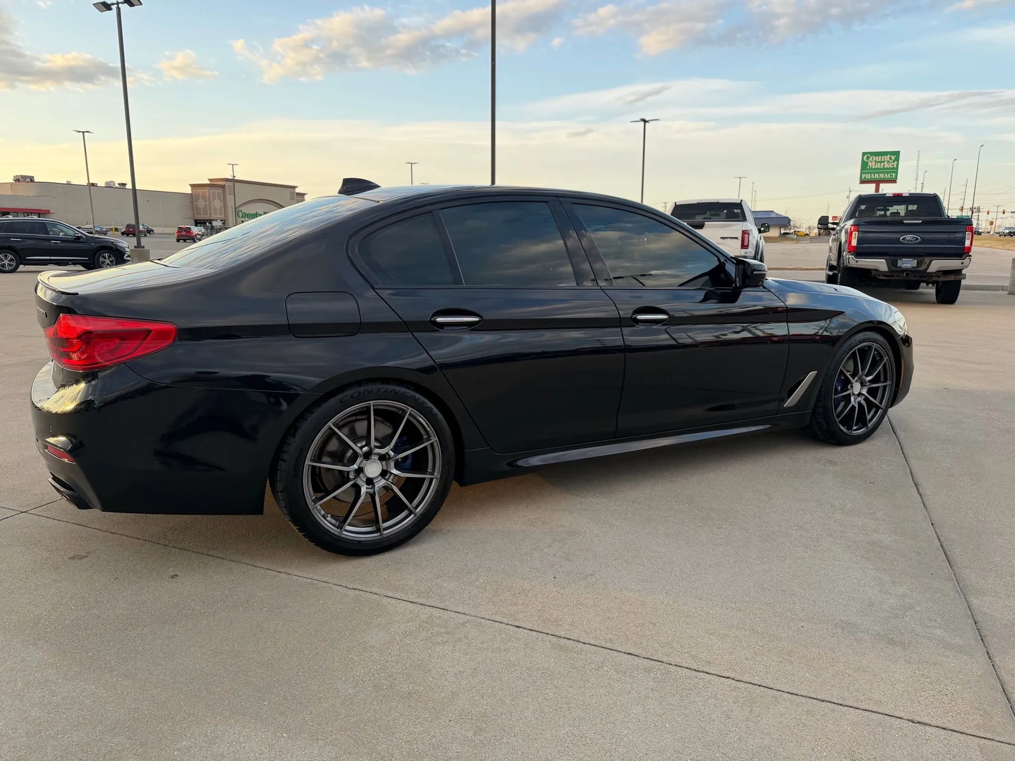 Used 2018 BMW M550i xDrive M550i xDrive Sedan 4D w/ Driving Assistance Package image 18
