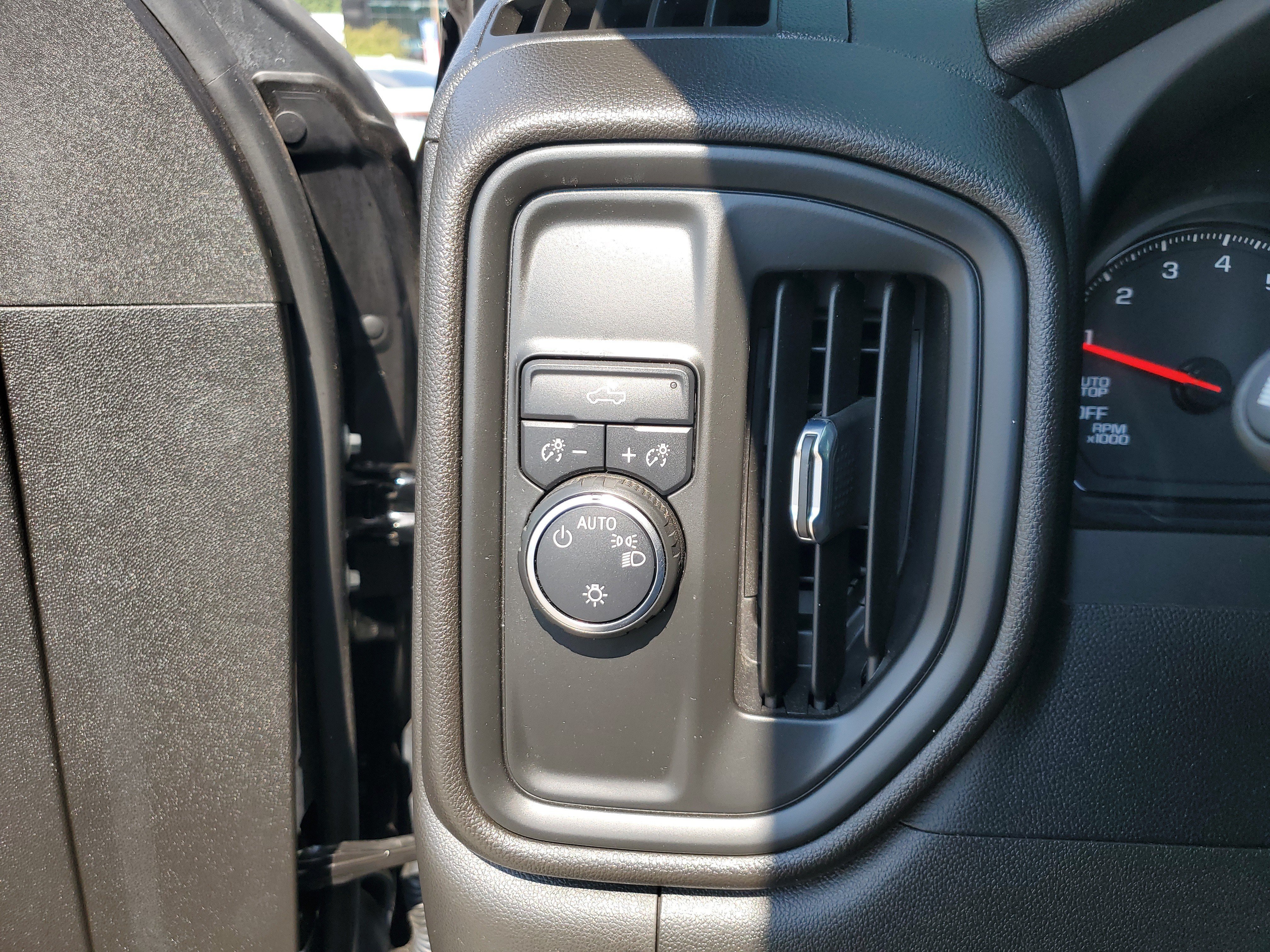 Used 2024 Chevrolet Silverado 1500 Custom RWD image 27