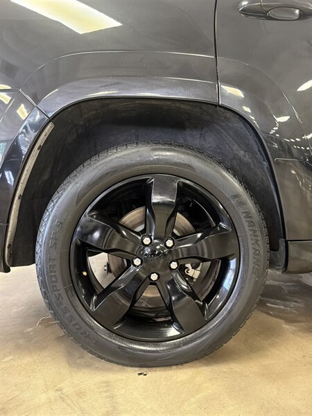 Used 2015 Jeep Grand Cherokee High Altitude RWD image 15
