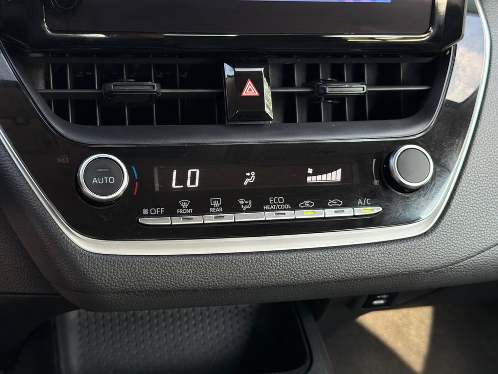 Used 2023 Toyota Corolla LE FWD image 28