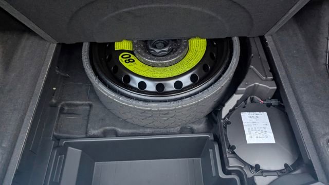 Used 2021 Audi e-tron Prestige image 14