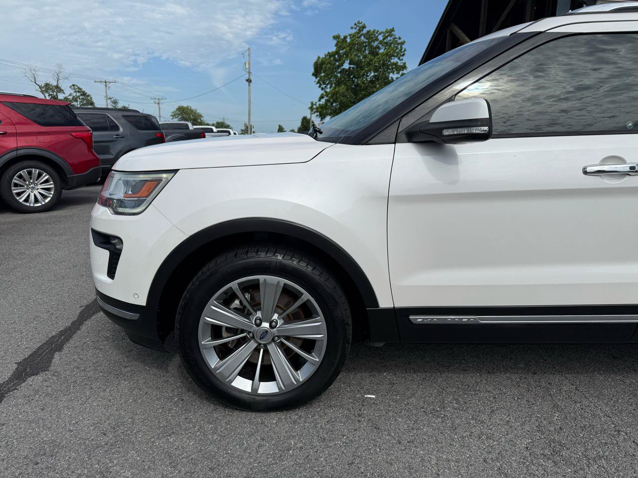 Used 2018 Ford Explorer Limited w/ Equipment Group 301A AWD/4WD image 39