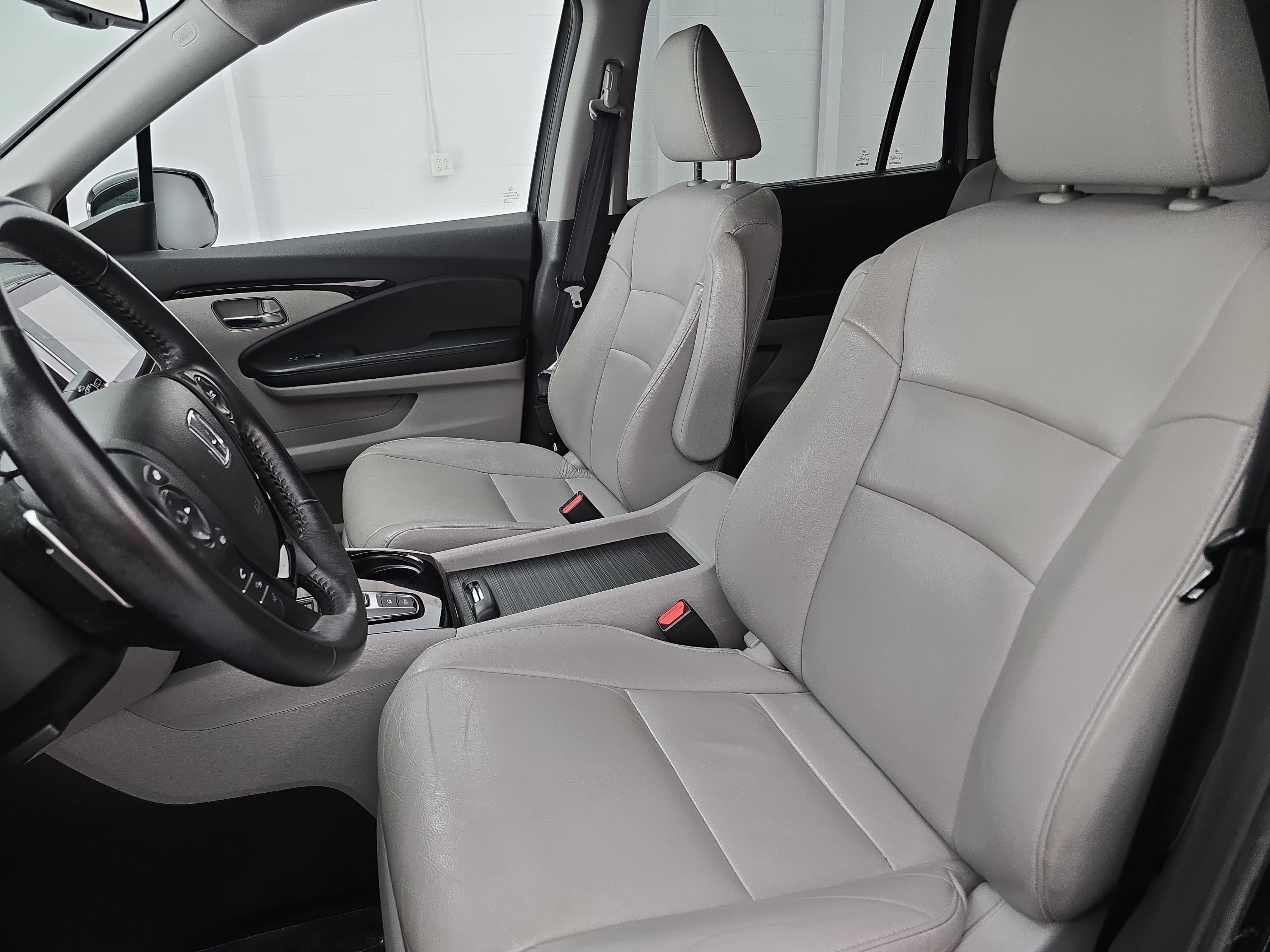 Used 2016 Honda Pilot Touring image 16